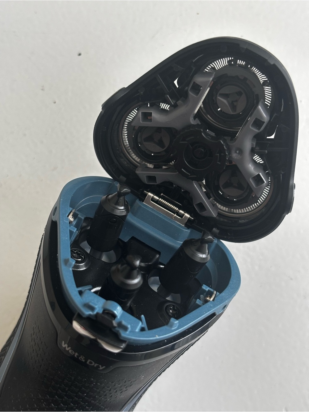 Philips Norelco 3600 Electric Wet/Dry Shaver Pop-up Trim- Open Box Store Return - Picture 9 of 12